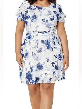 NWT! DKNY Floral Front Tie Dress